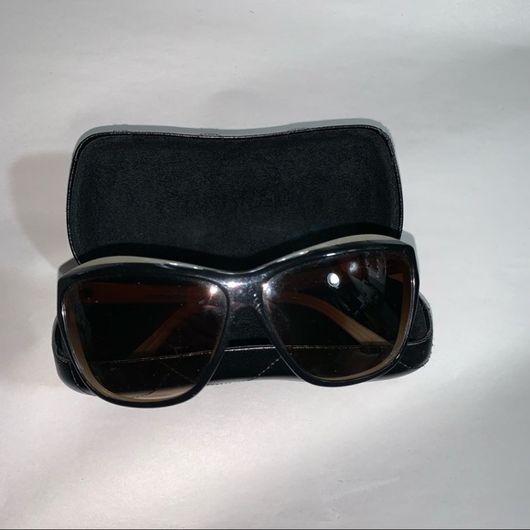 18) CHANEL oversized two-tone acetate SUNGLASSES w/case - Picture 7 of 11